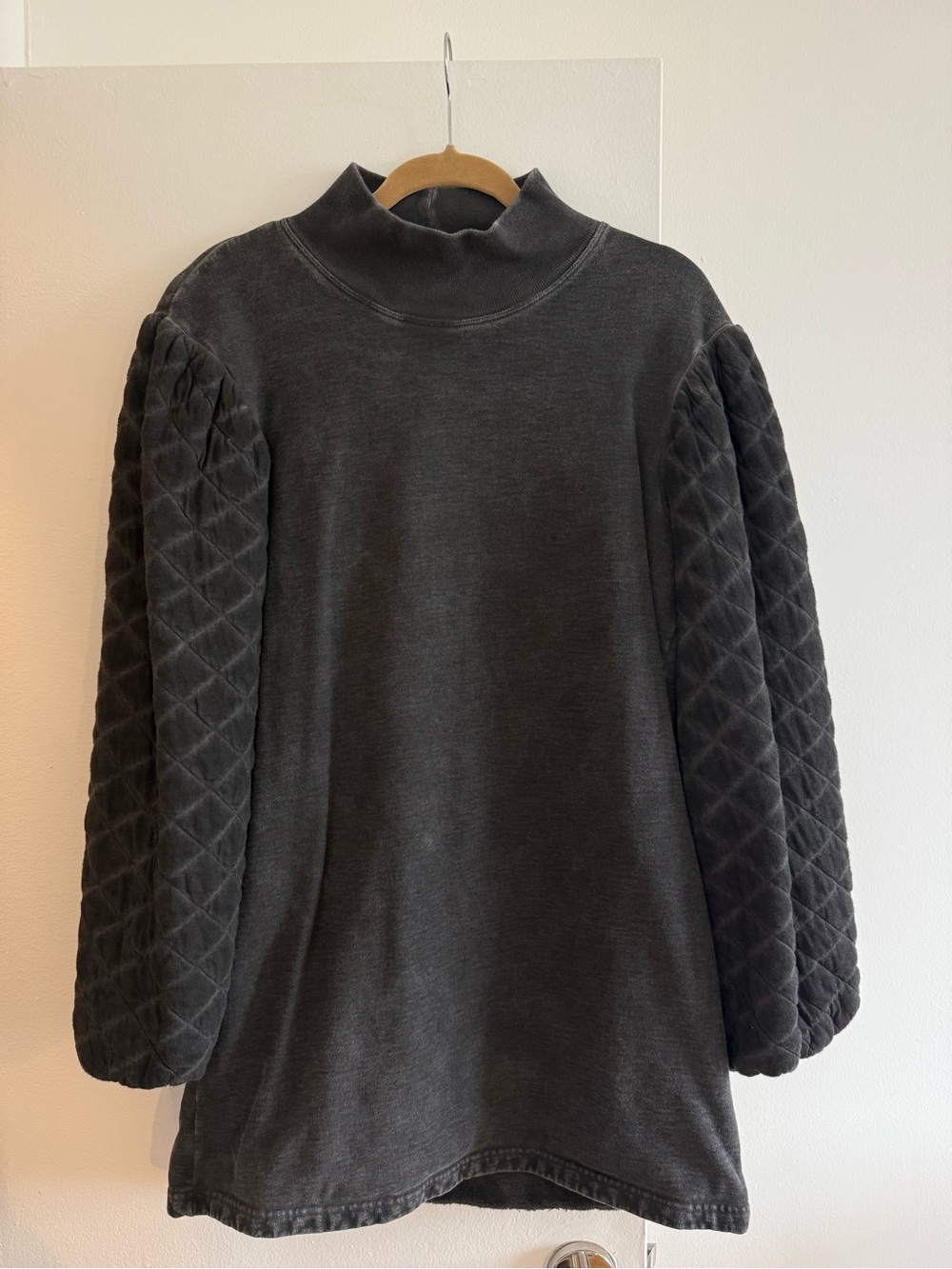Something Navy - Quilted Sleeve Sweatshirt Dress; Charcoal Gray, Size Medium